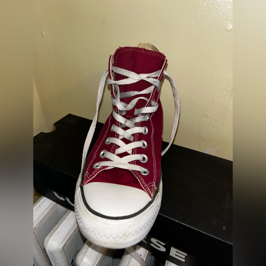Maroon/Red Converse